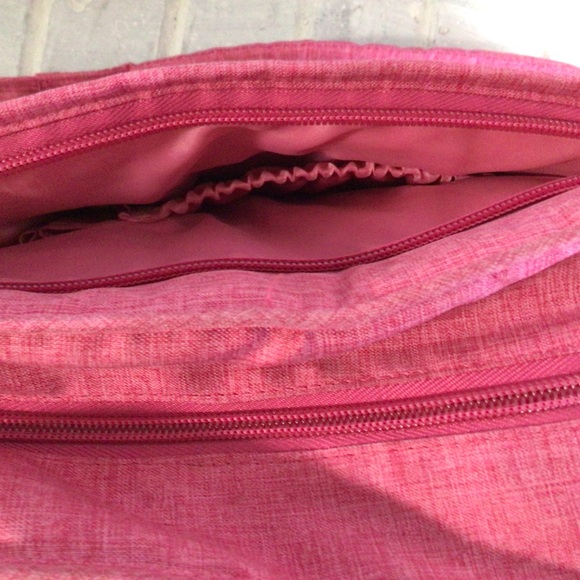 LUG HOT PINK CROSSBODY BAG WITH ADJUSTABLE STRAP EUC - Picture 11 of 14